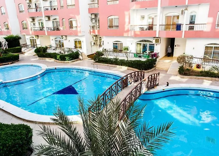 Desert Pearl, Bowling St, Touristic Villages, 1, Red Sea Governorate 84517 Hurghada